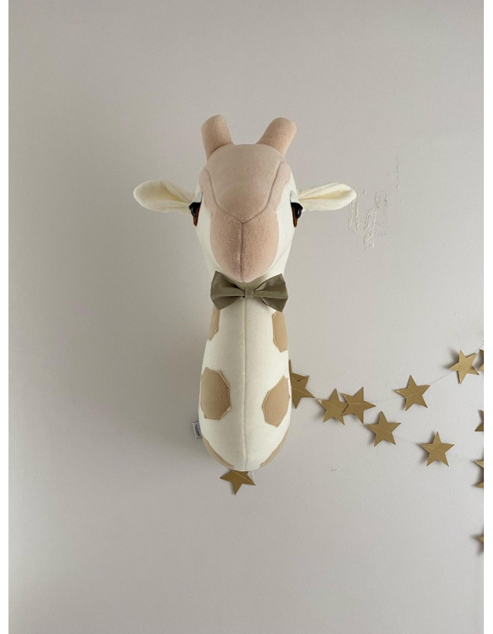 Giraffe with bow