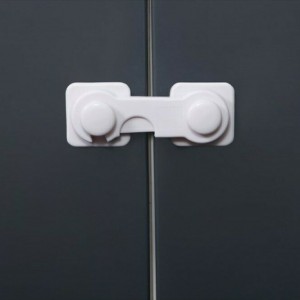 Dreambaby Cabinet & Drawer Protector with Sticker made of Plastic in White Color 1pcs