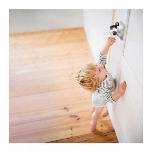 Dreambaby Προστατευτική Ασφάλεια για Πόρτες σε Λευκό Χρώμα Dreambaby Προστατευτική Ασφάλεια για Πόρτες σε Λευκό Χρώμα