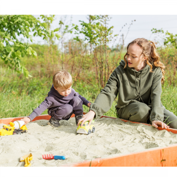 Esschert Design: Παιδική Γωνιακή Αμμοδόχος με Μαυροπίνακα