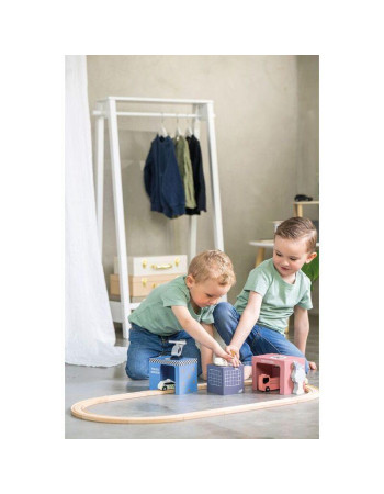 Jabadabado: Wooden railway with rescue vehicles