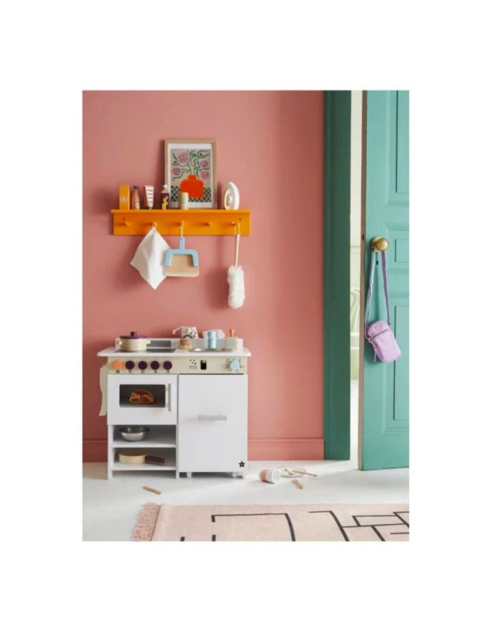 KIDS CONCEPT. Wooden kitchen with KIDS HUB dishwasher