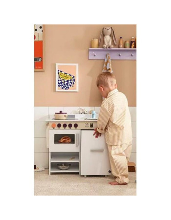 KIDS CONCEPT. Wooden kitchen with KID'S HUB dishwasher