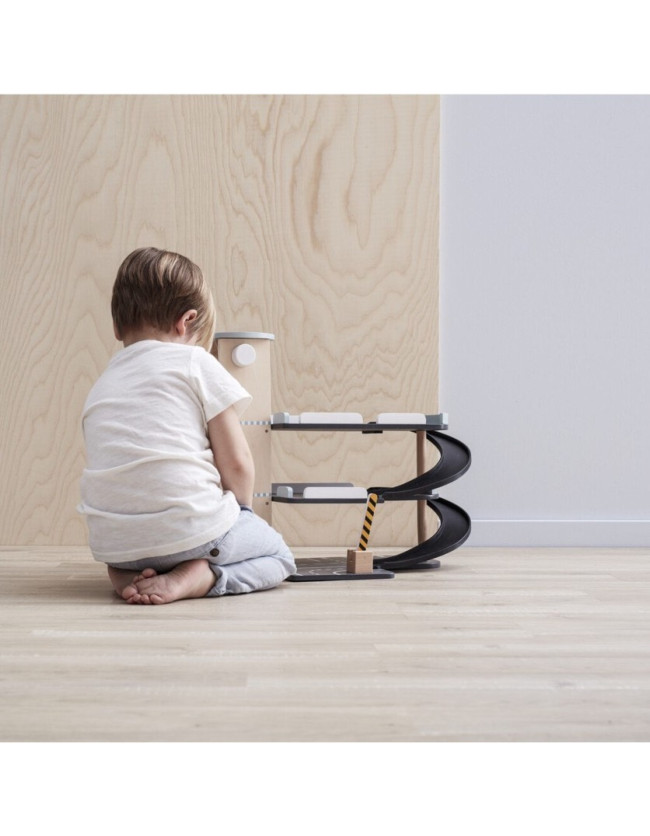 KIDS CONCEPT. Ξύλινο πάρκινγκ αυτοκινήτων