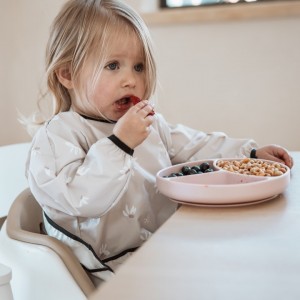 Minene – Αδιάβροχη Σαλιάρα Με Μανίκια - Stone