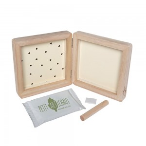 Petit Artichaut Baby Keepsake Frame made of Wood