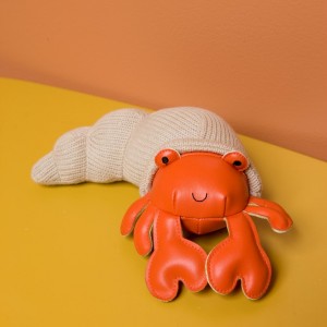 TINY FRIENDS – Brigitte the Hermit Crab