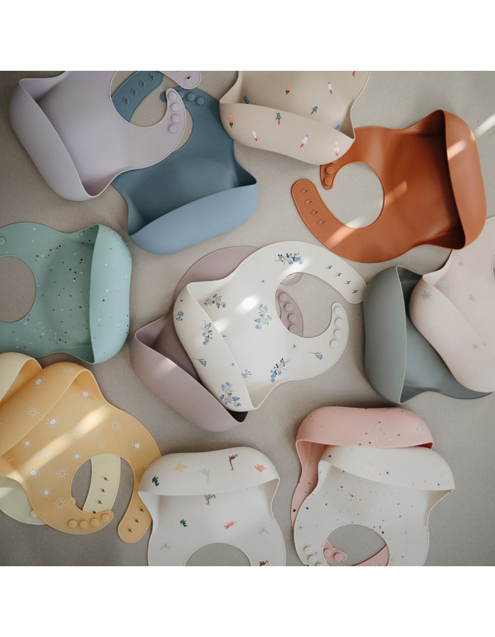 Σαλιάρα Σιλικόνης Lilac Flowers - Mushie | 66-2500105 Σαλιάρα Σιλικόνης Lilac Flowers - Mushie | 66-2500105