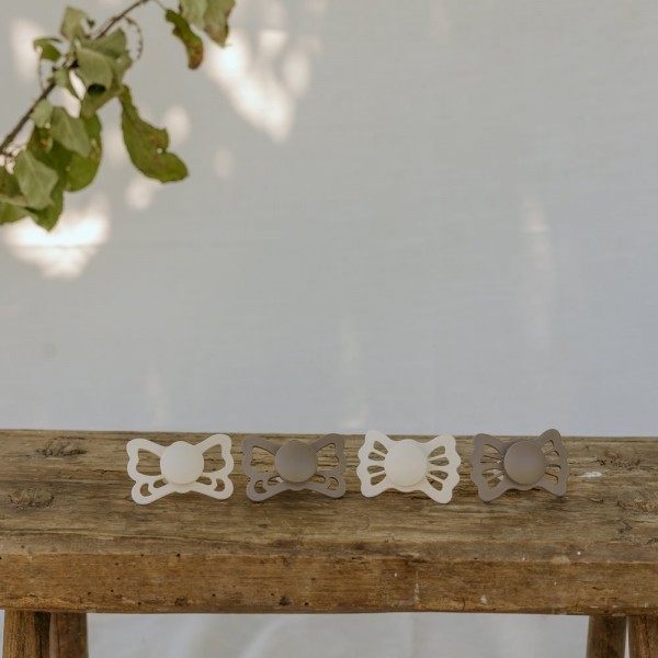 Σετ 2 Ανατομικές Πιπίλες Σιλικόνης FRIGG Lucky Portobello/Cream 0-6 Μηνών | 67-101960