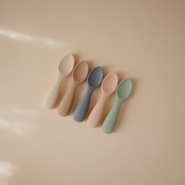 Σετ 2 Εκπαιδευτικά Κουταλάκια Σιλικόνης Μικρά Blush/Shifting Sand - Mushie | 66-101352