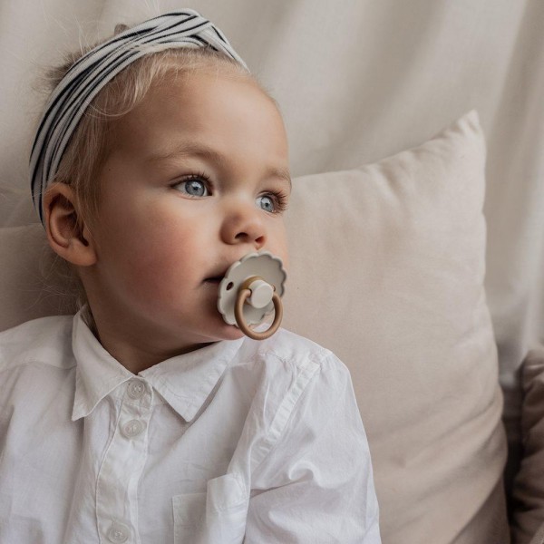 Σετ 2 Πιπίλες Latex FRIGG Daisy Desert/Cream 6-18 Μηνών | 67-100463