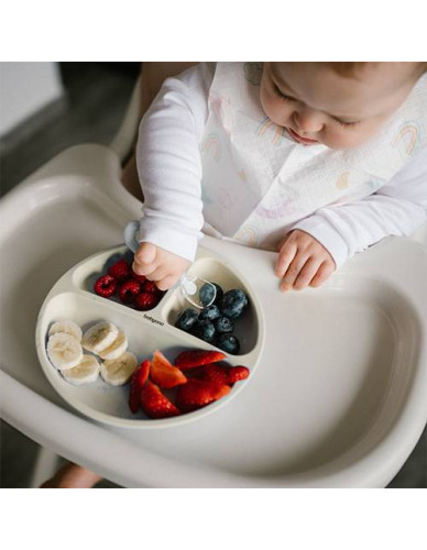 BabyOno: Πιάτο σιλικόνης με βεντούζες και χωρίσματα- Μπεζ
