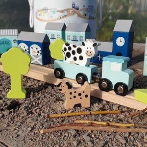  Jabadabado Wooden state with buildings, cars and animals