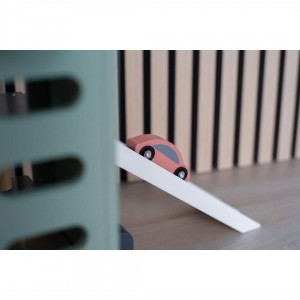 Jabadabado: Ξύλινο πάρκινγκ αυτοκινήτων και πλυντήριο